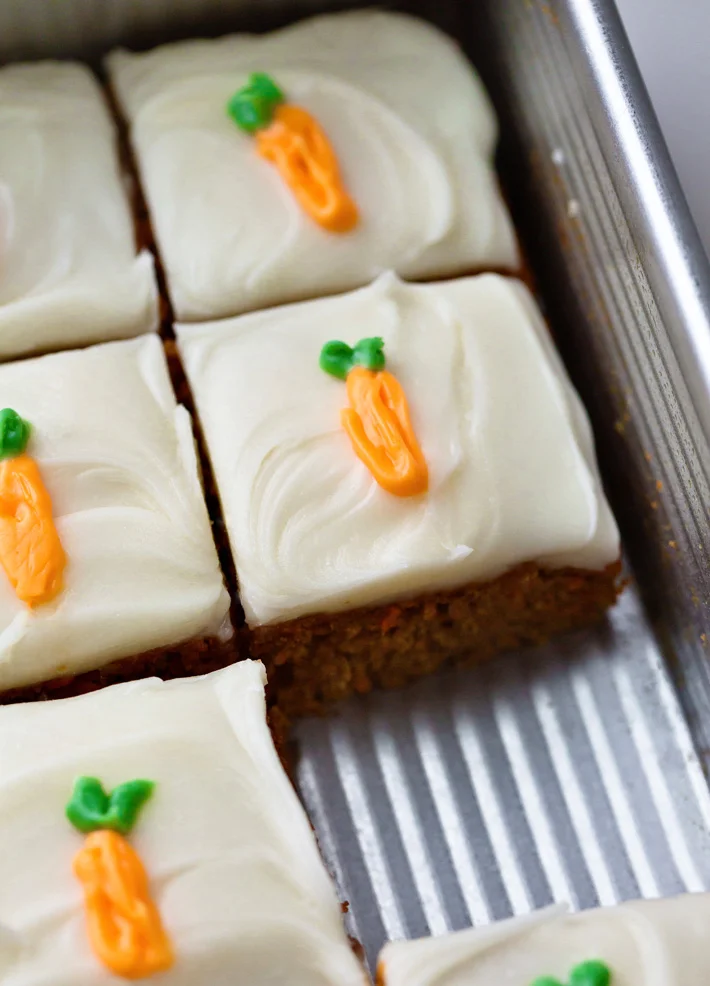 Deliciously Moist Carrot Cake Bars with Cream Cheese Frosting: A Must-Try Recipe