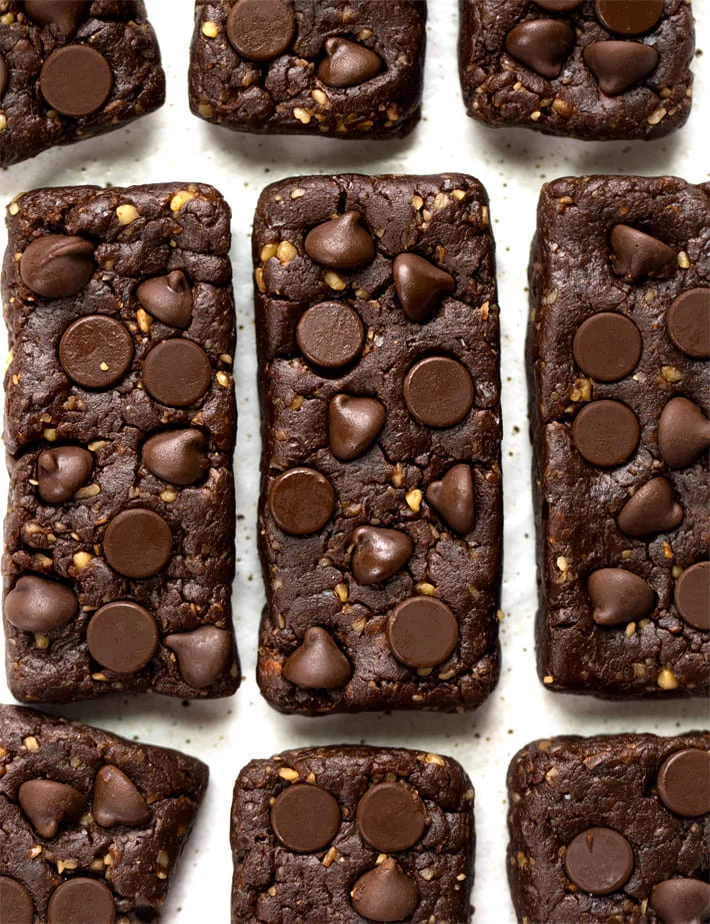 Delicious and Nutritious Homemade Chocolate Snack Bars in 5 Minutes