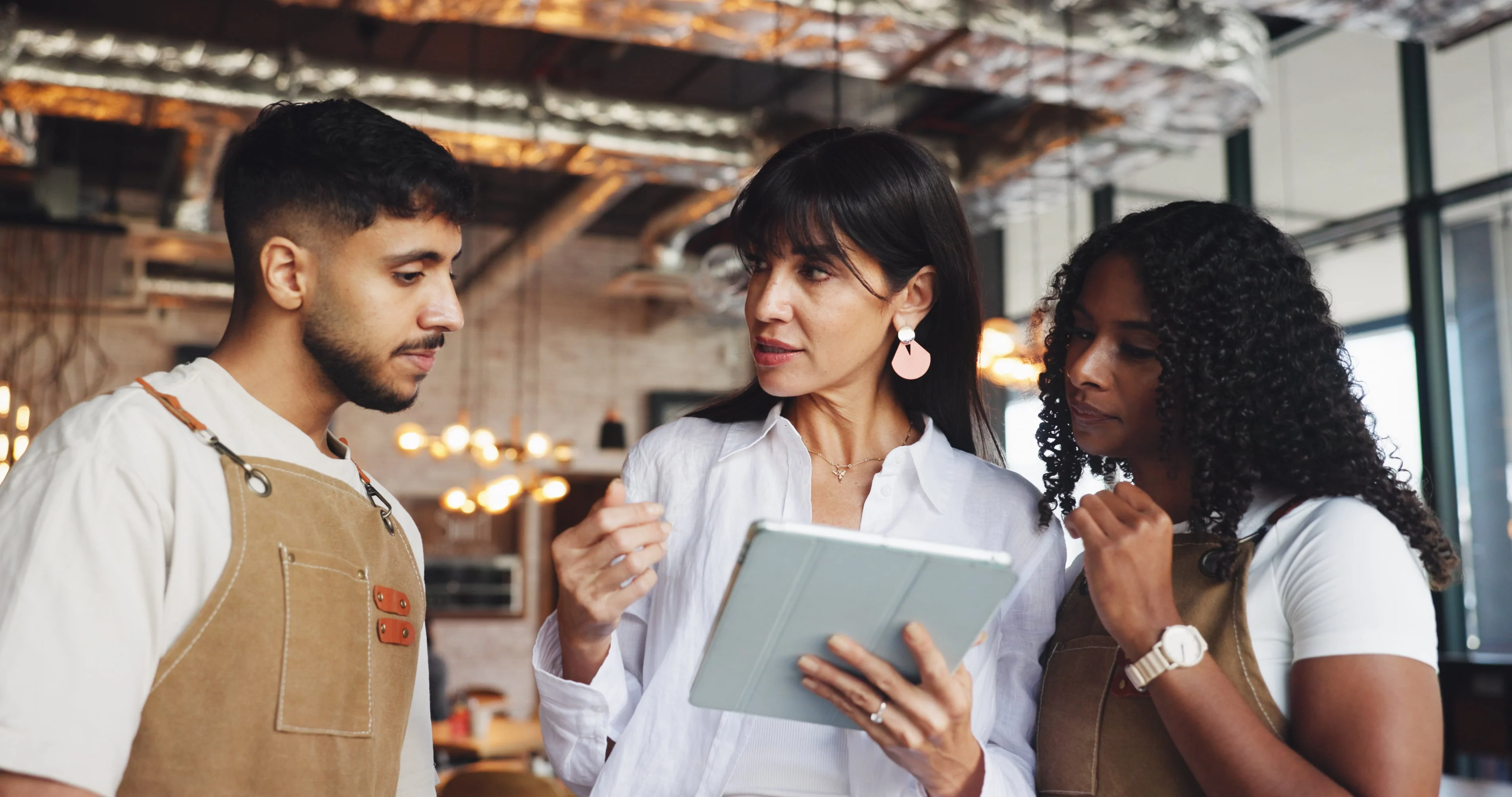 Maximizing Restaurant Success through Effective Employee Scheduling Strategies